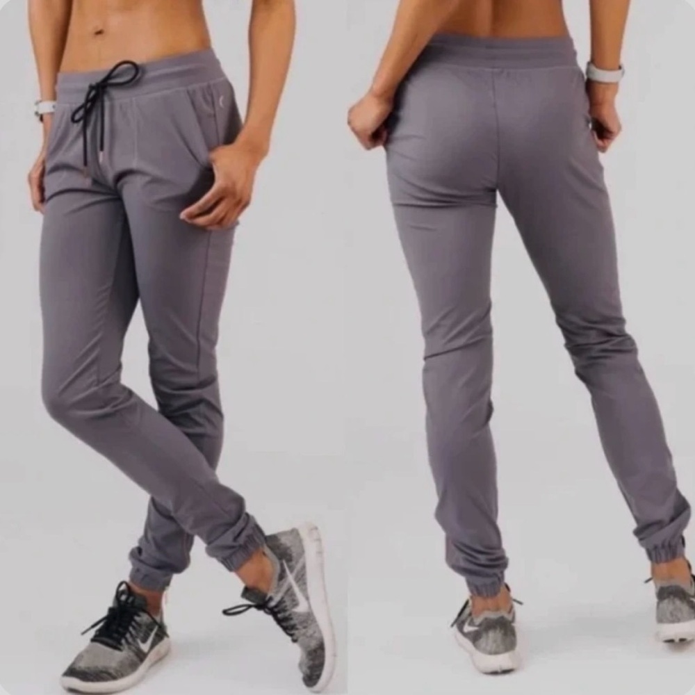 Zyia Active Peak Zipper Jogger Size S Gray Ankle-Zip Activewear Pant Athleisure